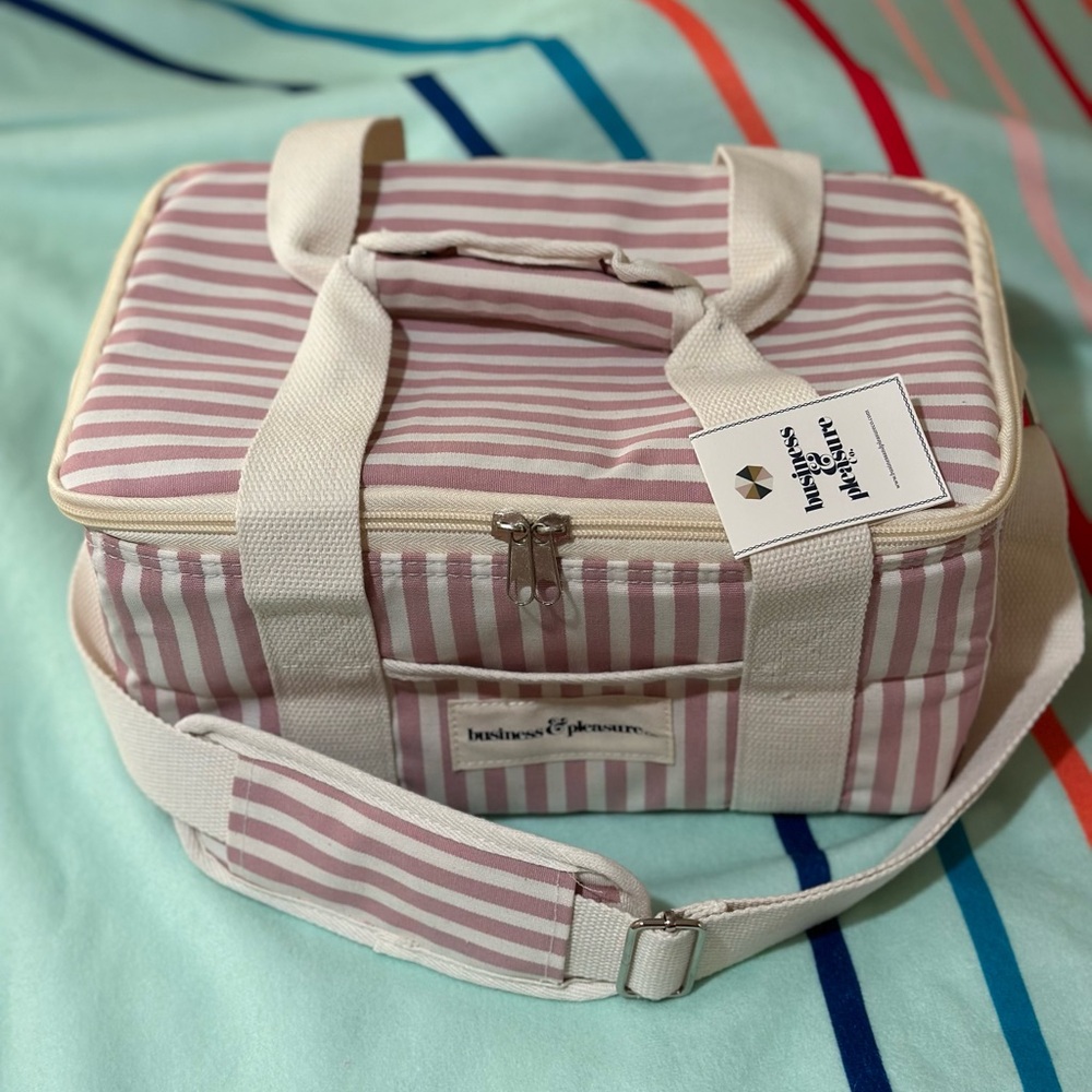 business & pleasure cooler NEW